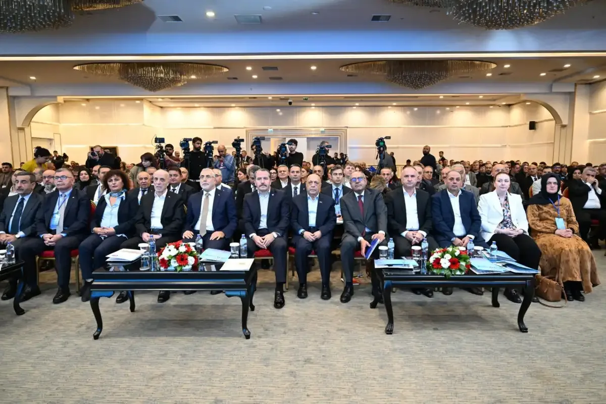Özçelik-iş Genel Başkanı Değirmenci: “İşçinin de kazandığı bir dönüşüm istiyoruz”